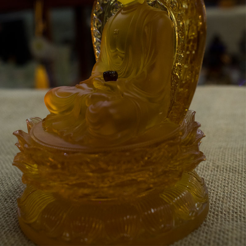 Tượng Phật A Di Đà Bằng Lưu Ly