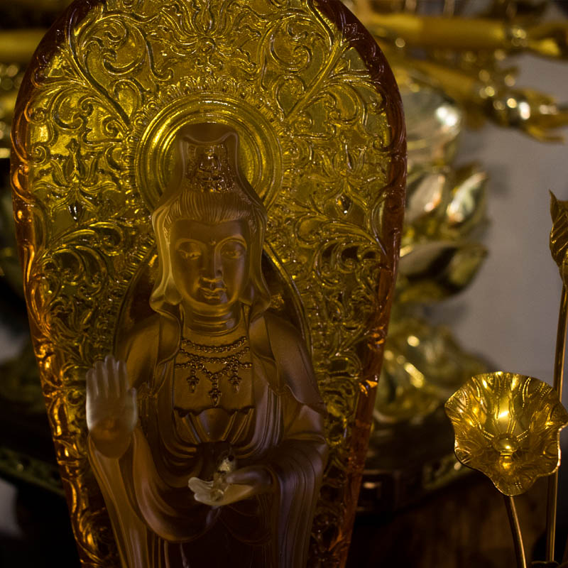 Tượng Phật Bà Quan Âm Bằng Lưu Ly