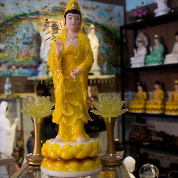ượng Phật Bà Quan Âm bằng bột đá dáng đứng