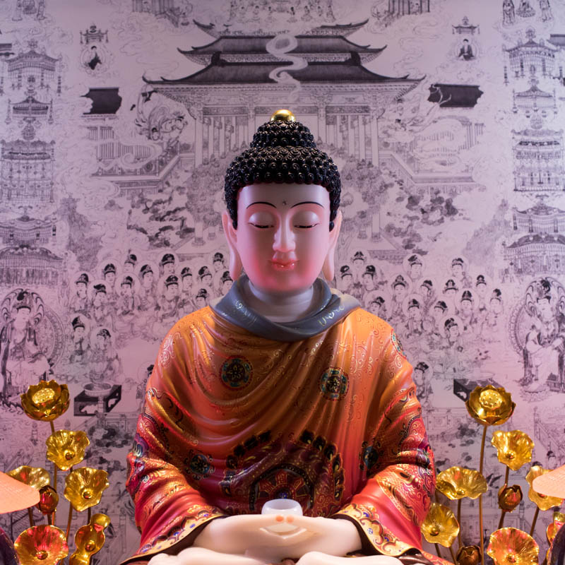 Tượng Phật Bổn Sư Thích Ca Vẽ Gấm Đá Bạch Ngọc