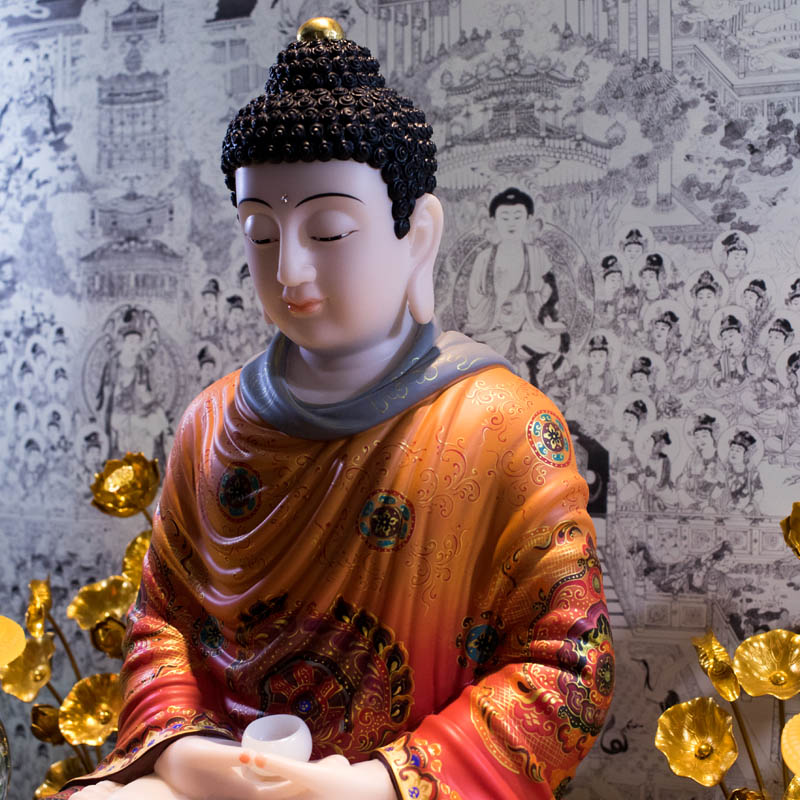 Tượng Phật Bổn Sư Thích Ca Vẽ Gấm Đá Bạch Ngọc