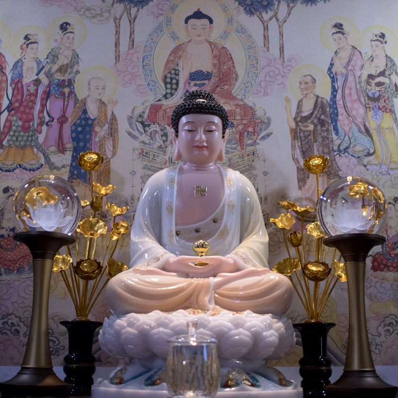 Tượng Phật A Di Đà Ngồi Đài Sen Vạt Áo Viền Hoa Văn