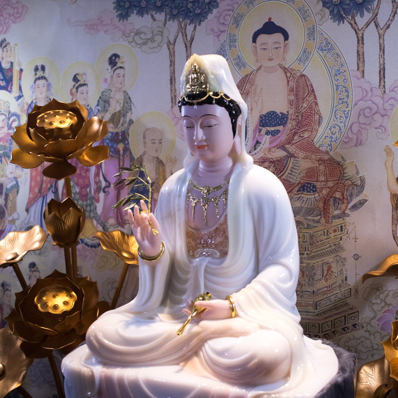 Tượng Phật Quan Âm Ngồi Phiến Đá Tự Tại