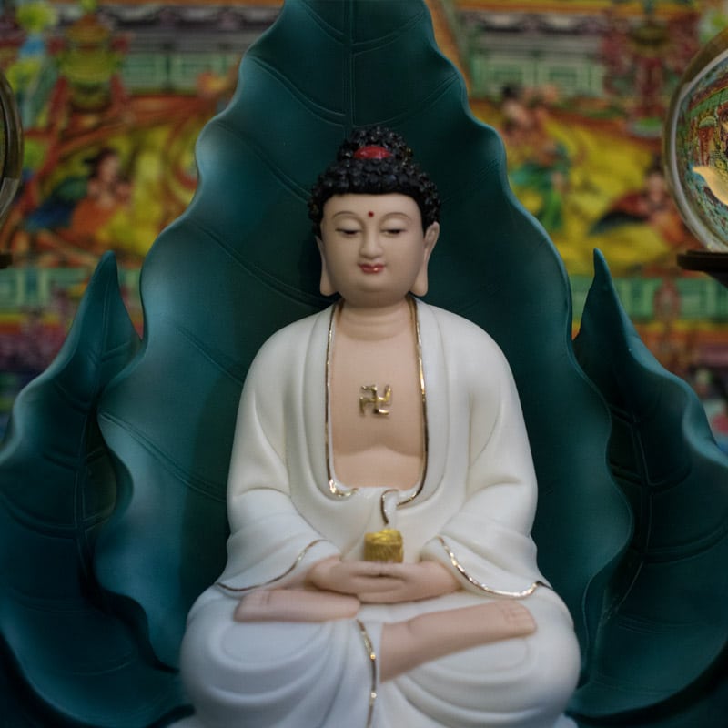 Tượng Phật A Di Đà toạ thiền hoa sen sóng nước nghệ thuật