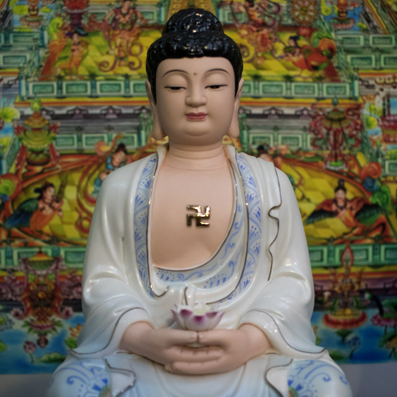 Tượng Phật A Di Đà ngồi bằng sứ
