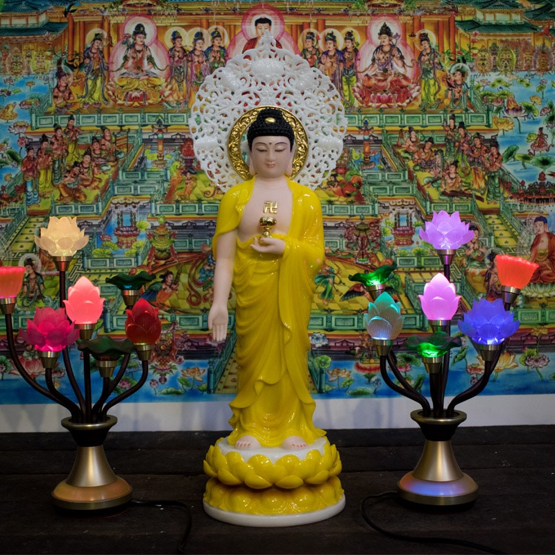 Tượng Phật A Di Đà màu vàng