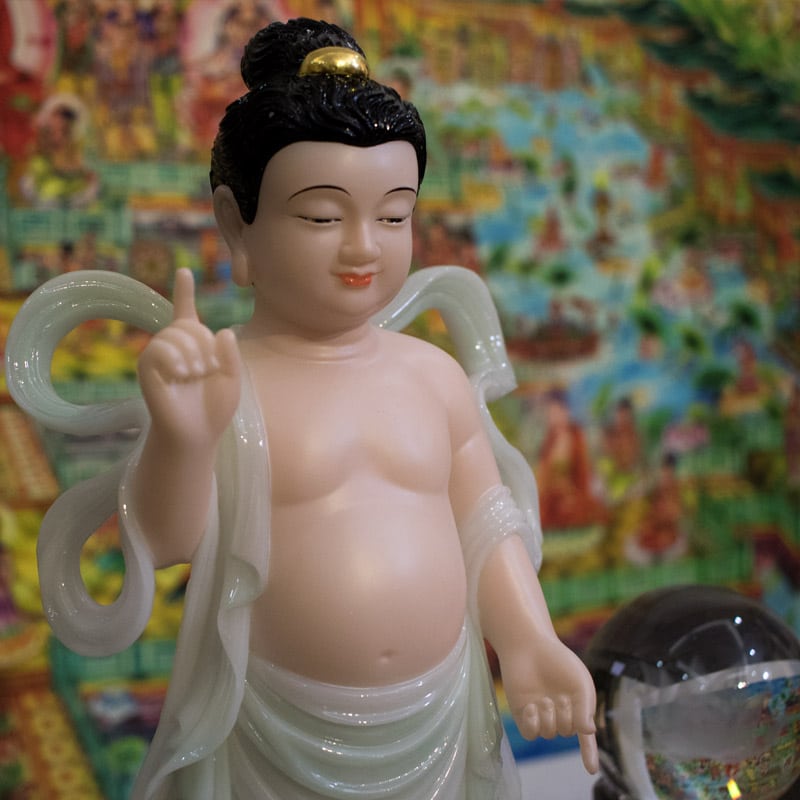 Tượng Phật Đản Sanh bột đá ngọc xanh thiên thanh