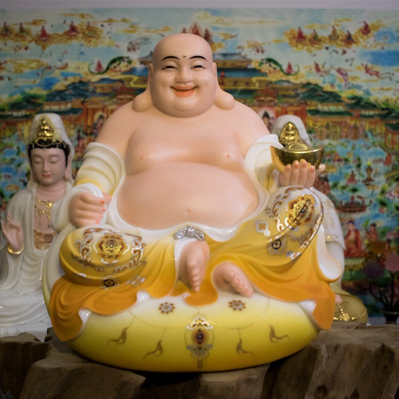 Tượng Phật Di Lặc đẹp bằng bột đá áo gấm vàng