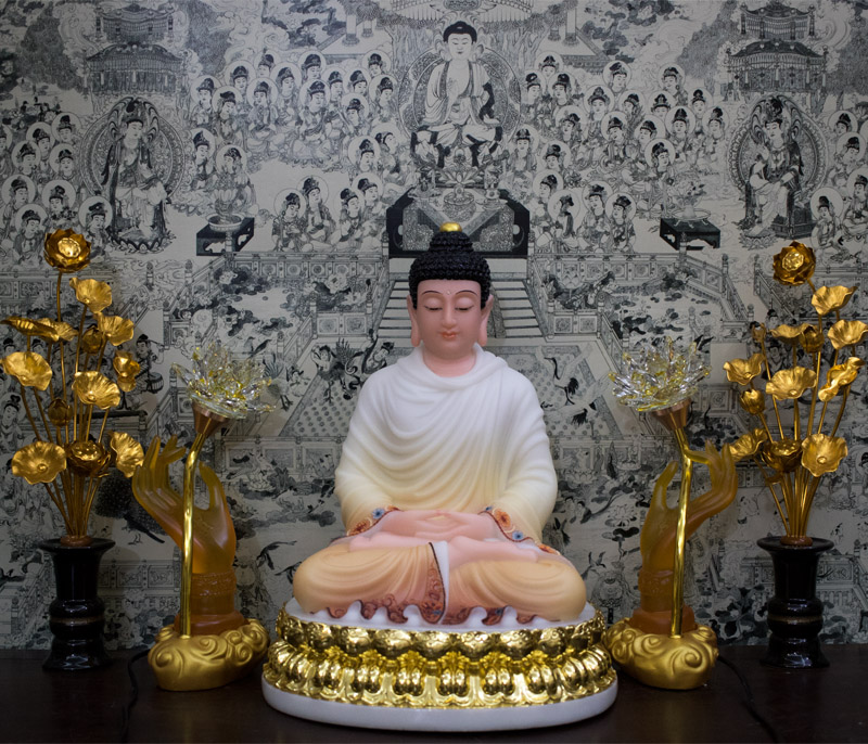 Tượng Phật Thích Ca đẹp ngồi đài sen dát vàng
