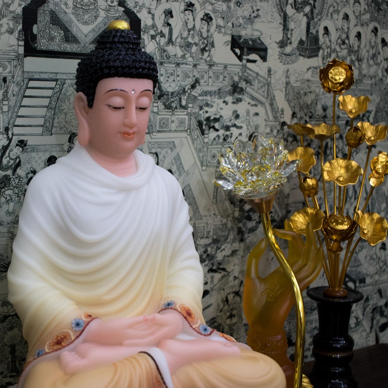 Tượng Phật Thích Ca cao cấp ngồi đài sen dát vàng