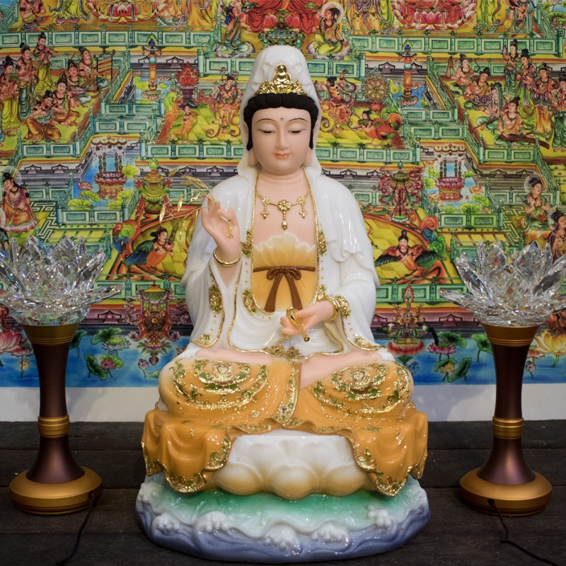 Tượng Phật Bà Quan Âm áo trắng cam