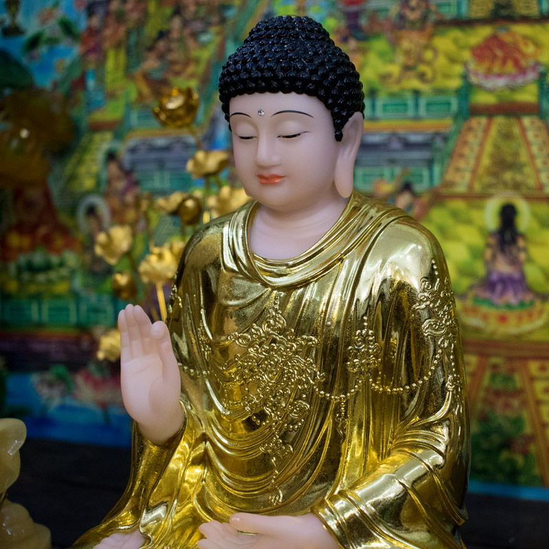 Tượng Phật Thích Ca dát vàng