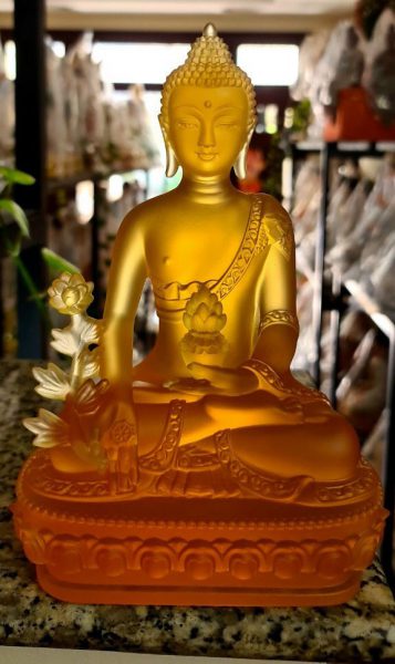 Tượng Phật Dược Sư màu vàng
