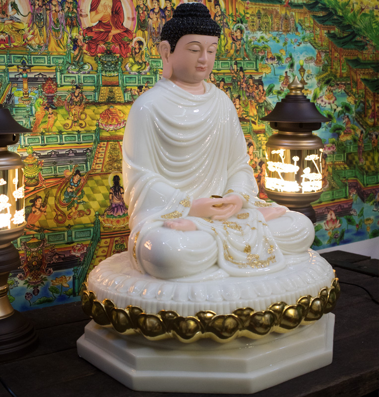 Tượng Phật Thích Ca đá khoáng trắng