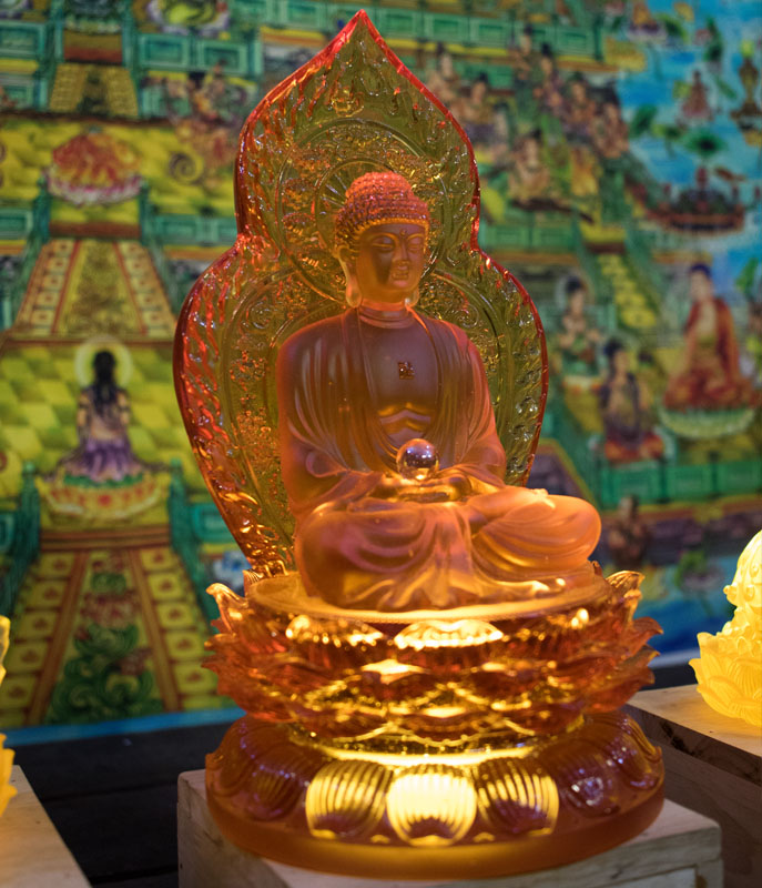 Tượng Phật Thích Ca lưu ly